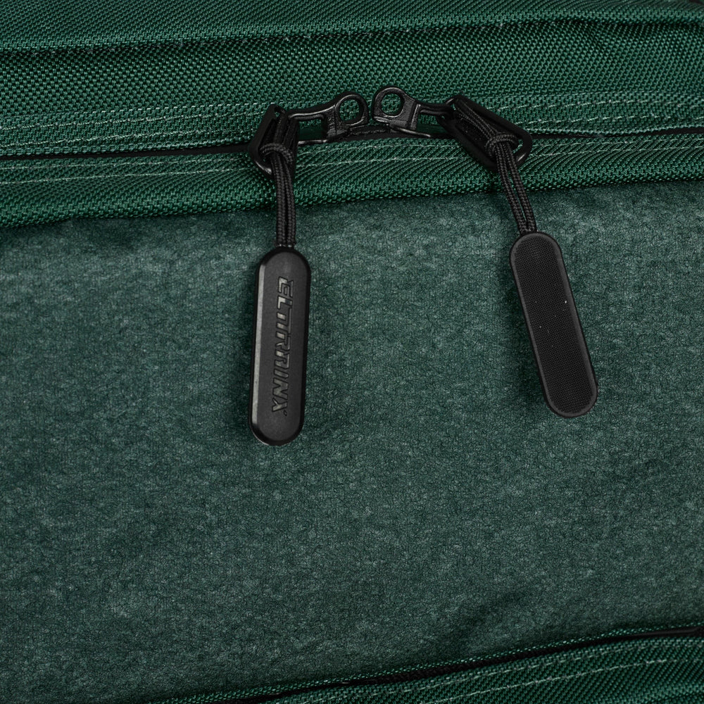 ELITEX PRO front zipper detail on the V2 45 L Dust Green